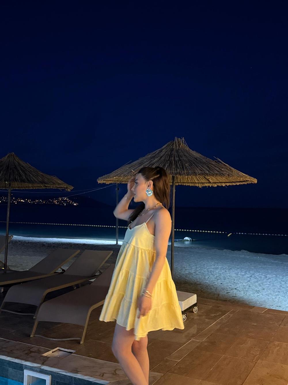 A KESİM İP ASKILI MİNİ ELBİSE