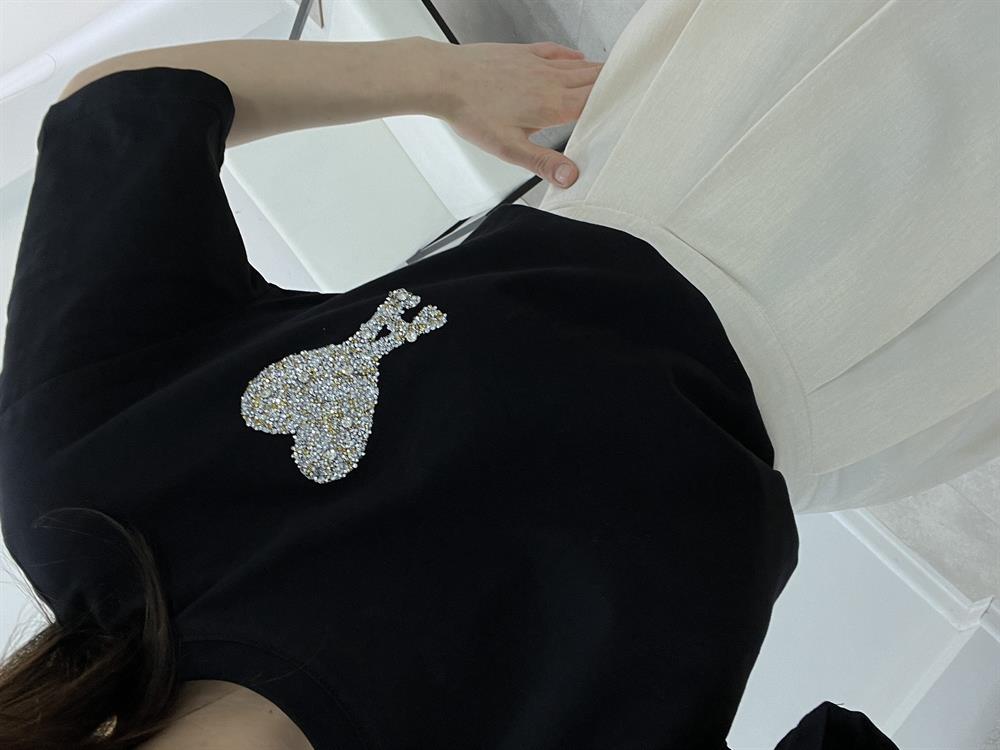 A Yazili Gold Taşli Si̇yah Tshi̇rt