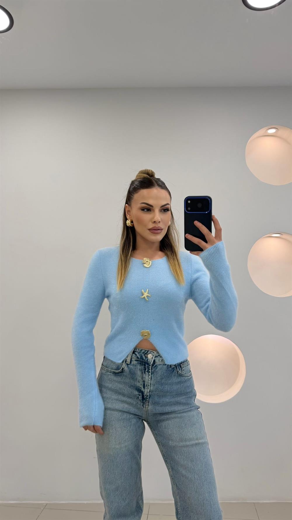 AKSESUAR DETAYLI YUMOŞ KAZAK MAVİ