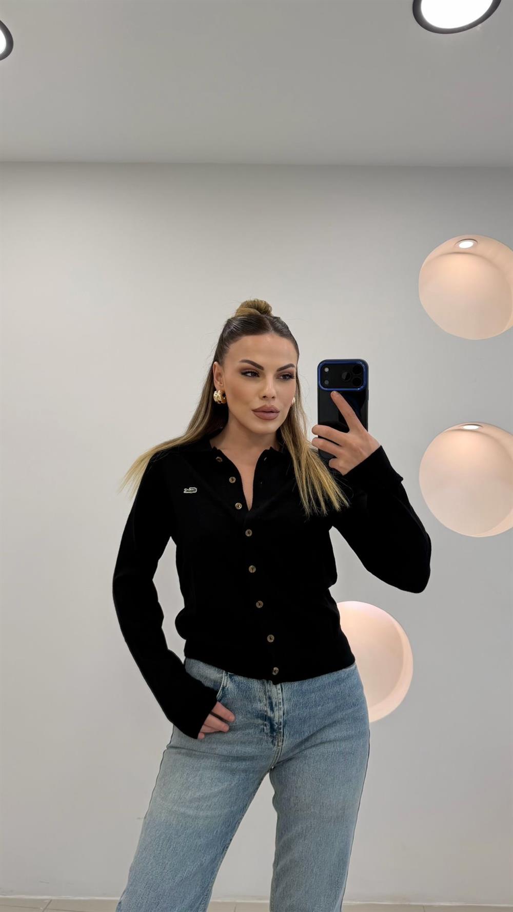 AKSESUAR DETAYLI YUMOŞ KAZAK SİYAH