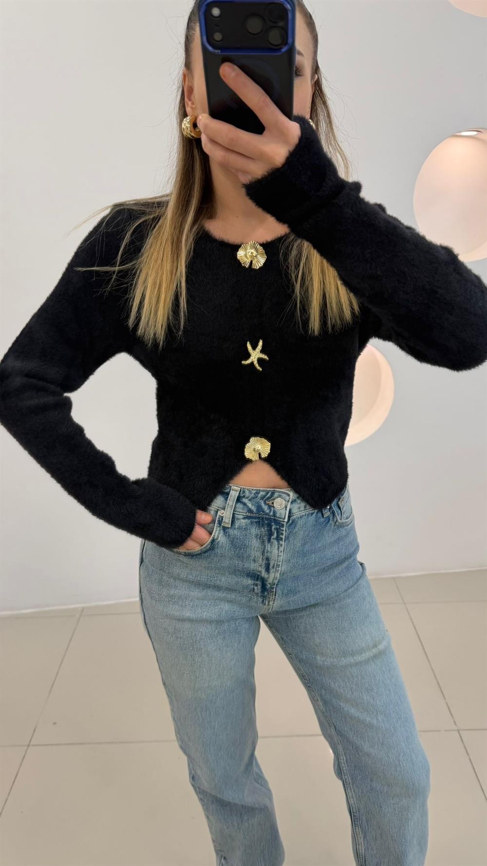 AKSESUAR DETAYLI YUMOŞ KAZAK SİYAH