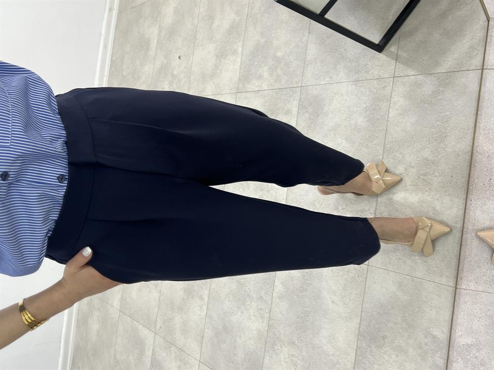Arka Beli̇ Lasti̇kli̇ Kumaş Pantolon Laci̇vert