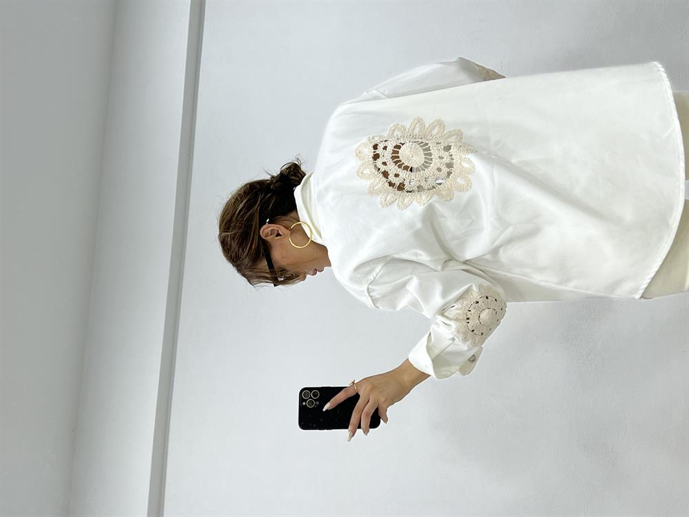 Arkasi Fi̇stolu Ceket