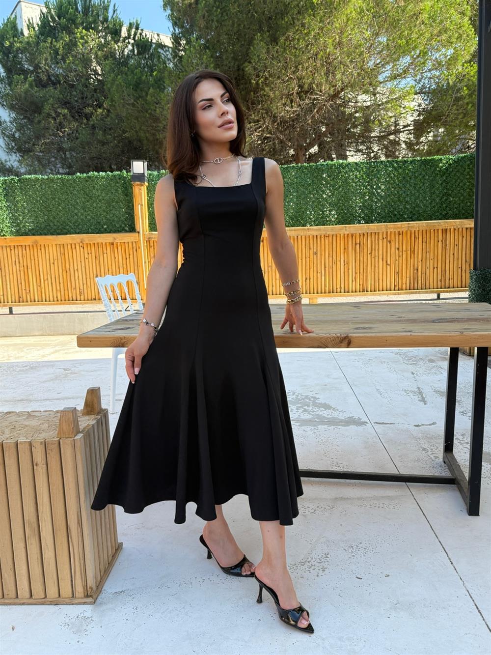 ASKILI KLOŞ ELBİSE