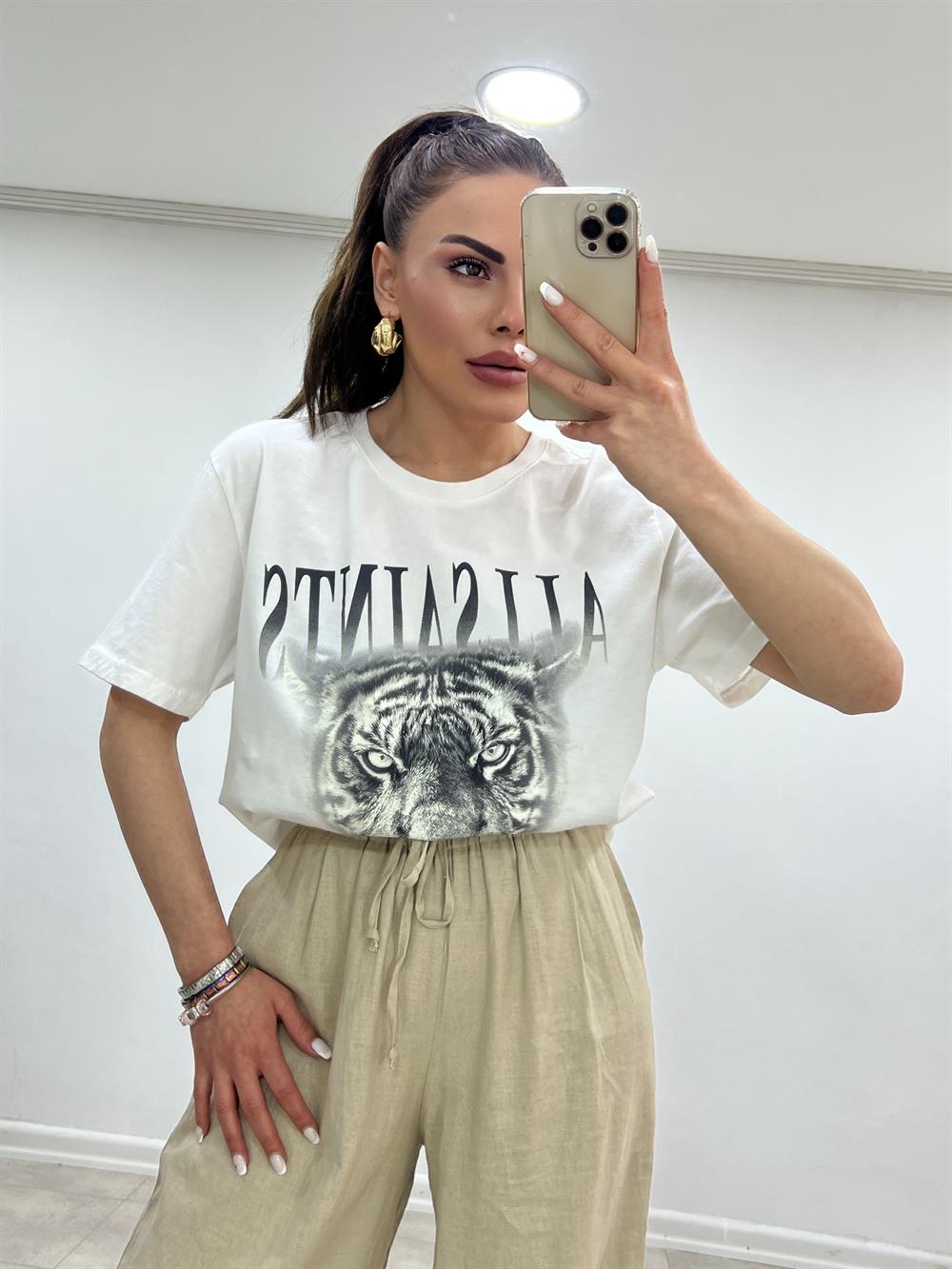 Aslanli Krem Tshi̇rt