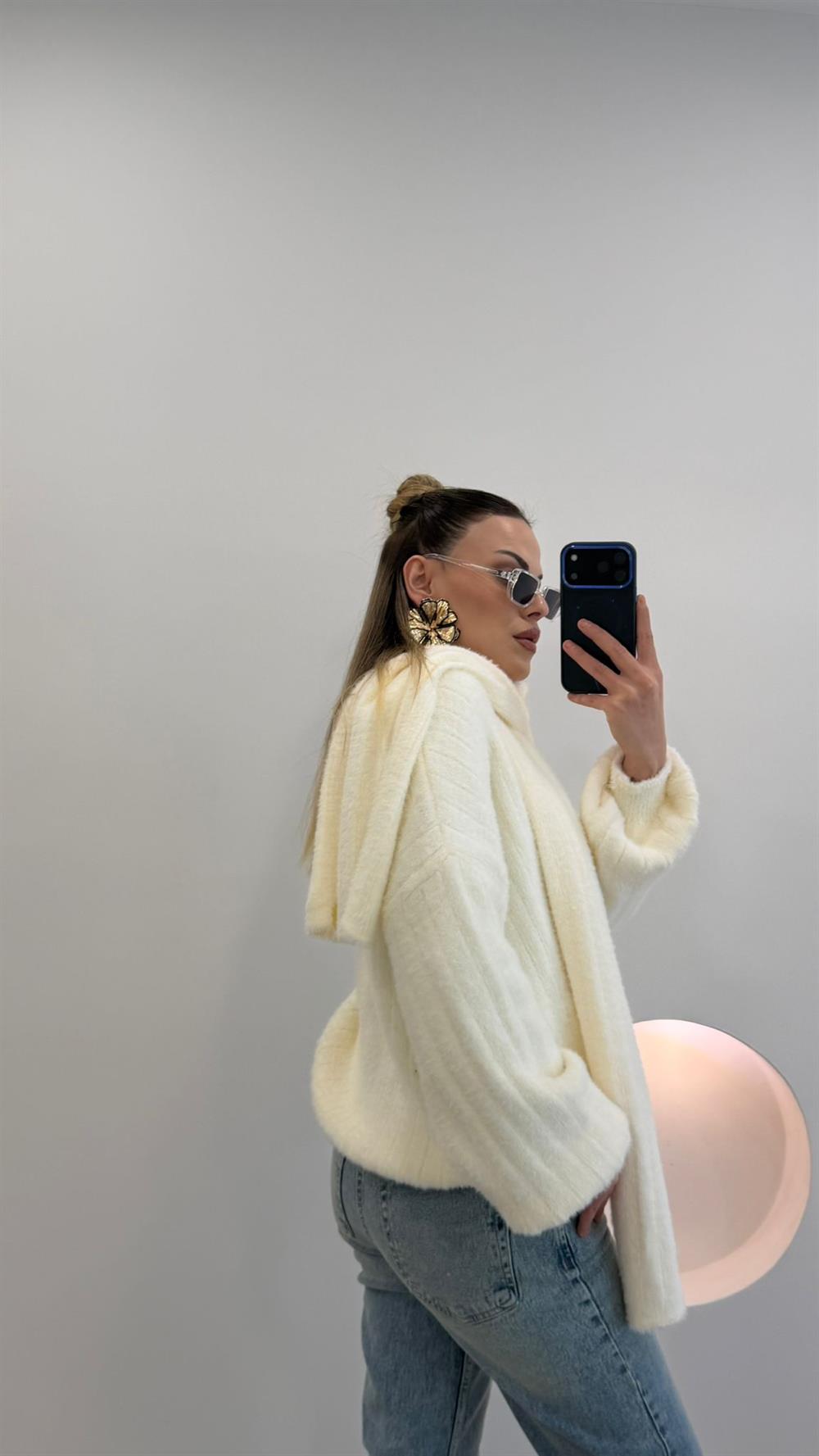 ATKI DETAYLI YUMOŞ HIRKA BEYAZ