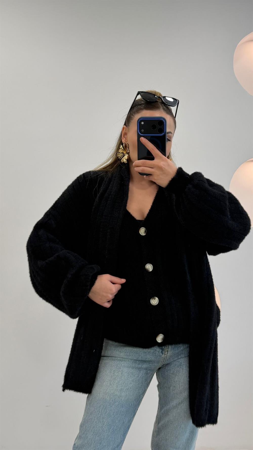 ATKI DETAYLI YUMOŞ HIRKA SİYAH