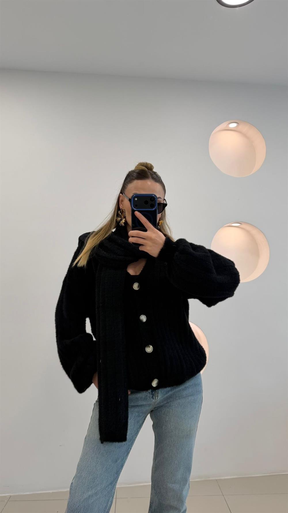 ATKI DETAYLI YUMOŞ HIRKA SİYAH