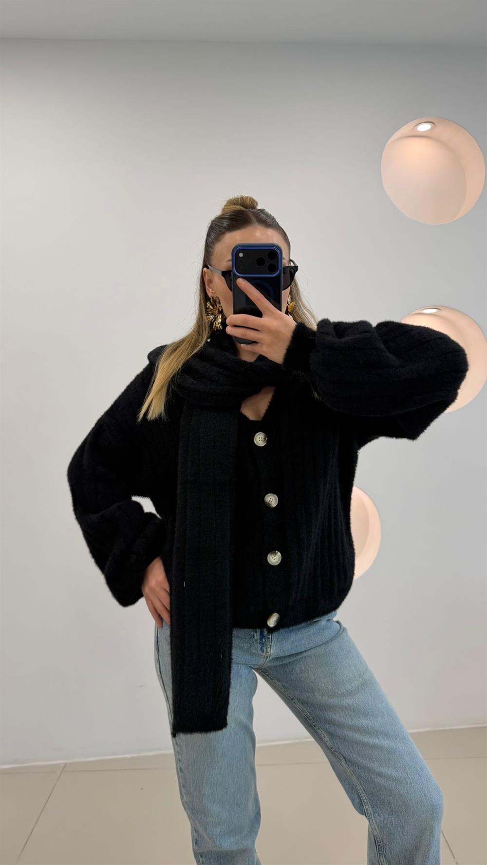 ATKI DETAYLI YUMOŞ HIRKA SİYAH