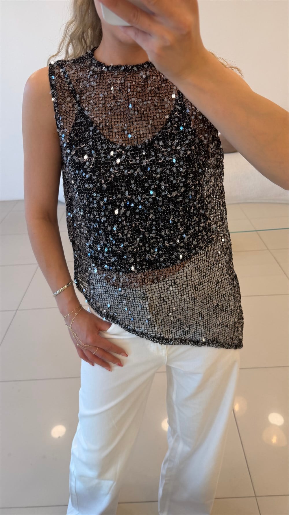 ATLETLİ PAYET DETAYLI BLUZ SİYAH