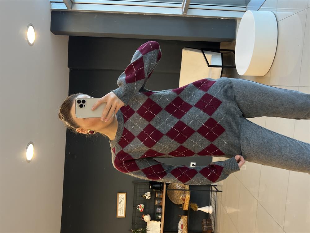 Baklava Desen Kazak Gri̇