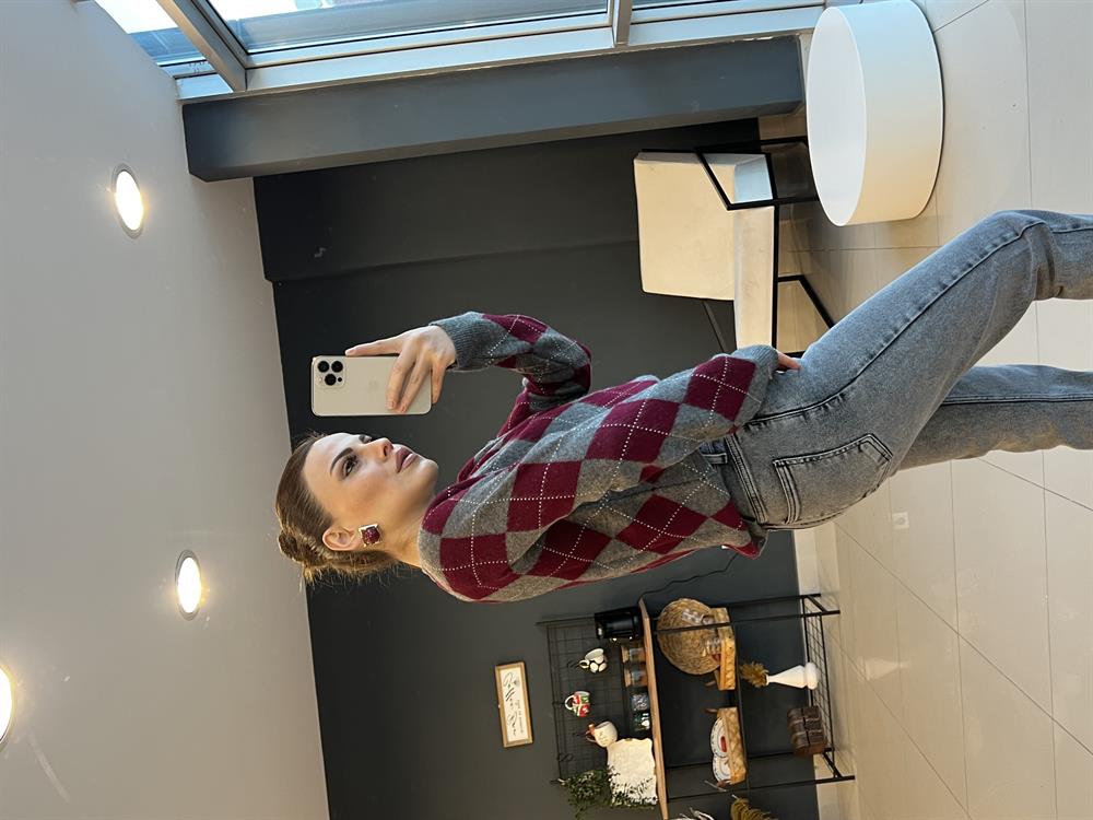 Baklava Desen Kazak Gri̇