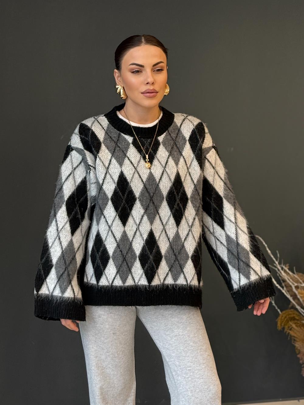 Baklava Desen Kazak Si̇yah