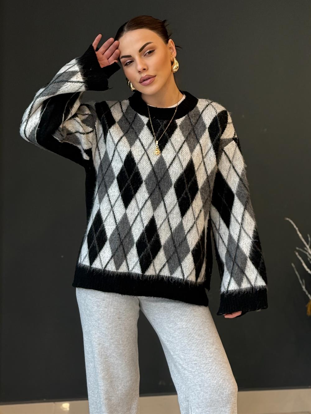 Baklava Desen Kazak Si̇yah