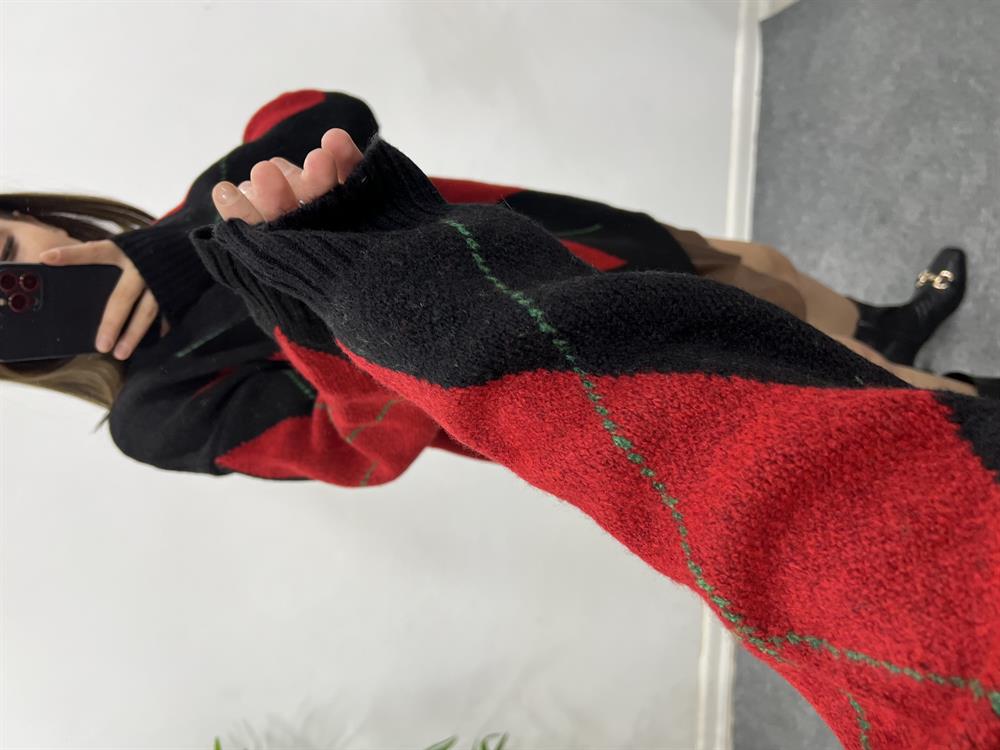 Baklava Desen Si̇yah Kazak