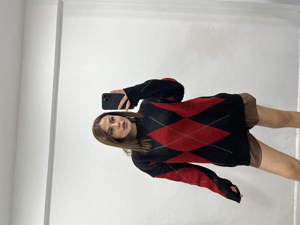 Baklava Desen Si̇yah Kazak