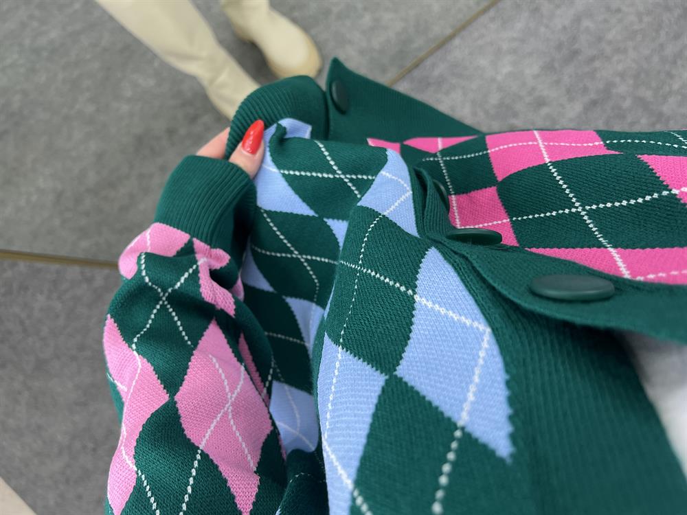 Baklava Desenli̇ Renkli̇ Hirka Yeşi̇l