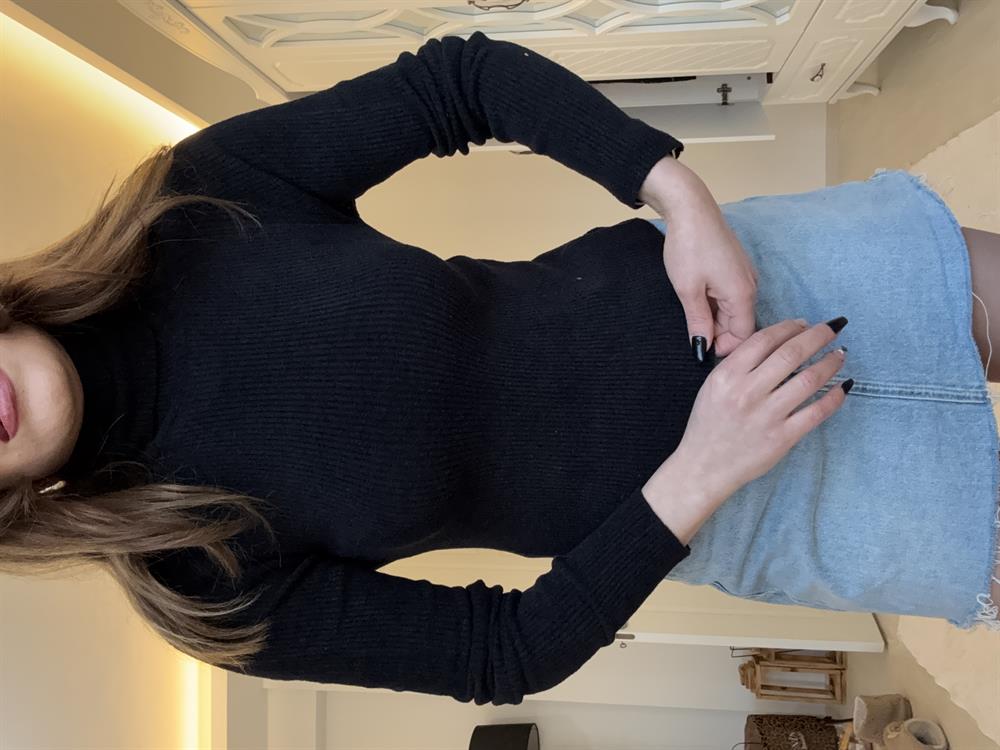 Balikçi Yaka Fi̇ti̇lli̇ Tri̇ko Si̇yah