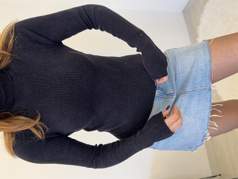 Balikçi Yaka Fi̇ti̇lli̇ Tri̇ko Si̇yah