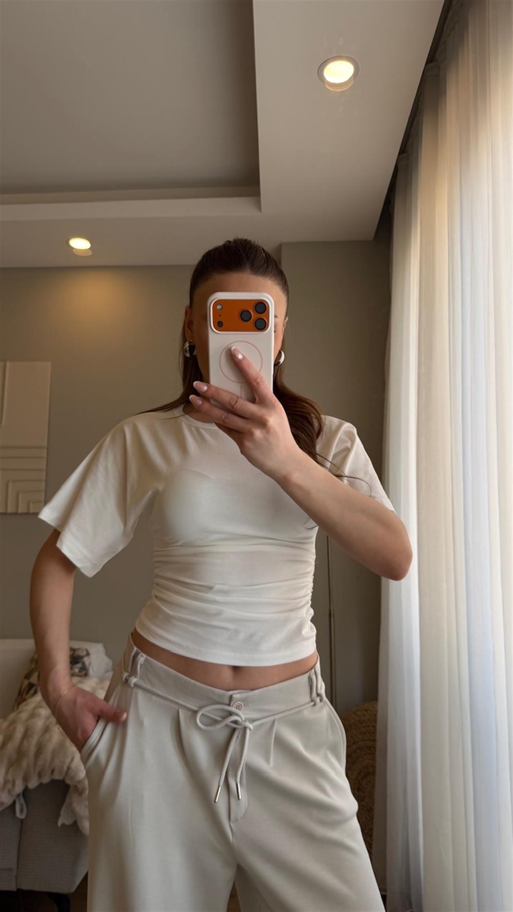 Bel Oturtmalı Bluz Beyaz