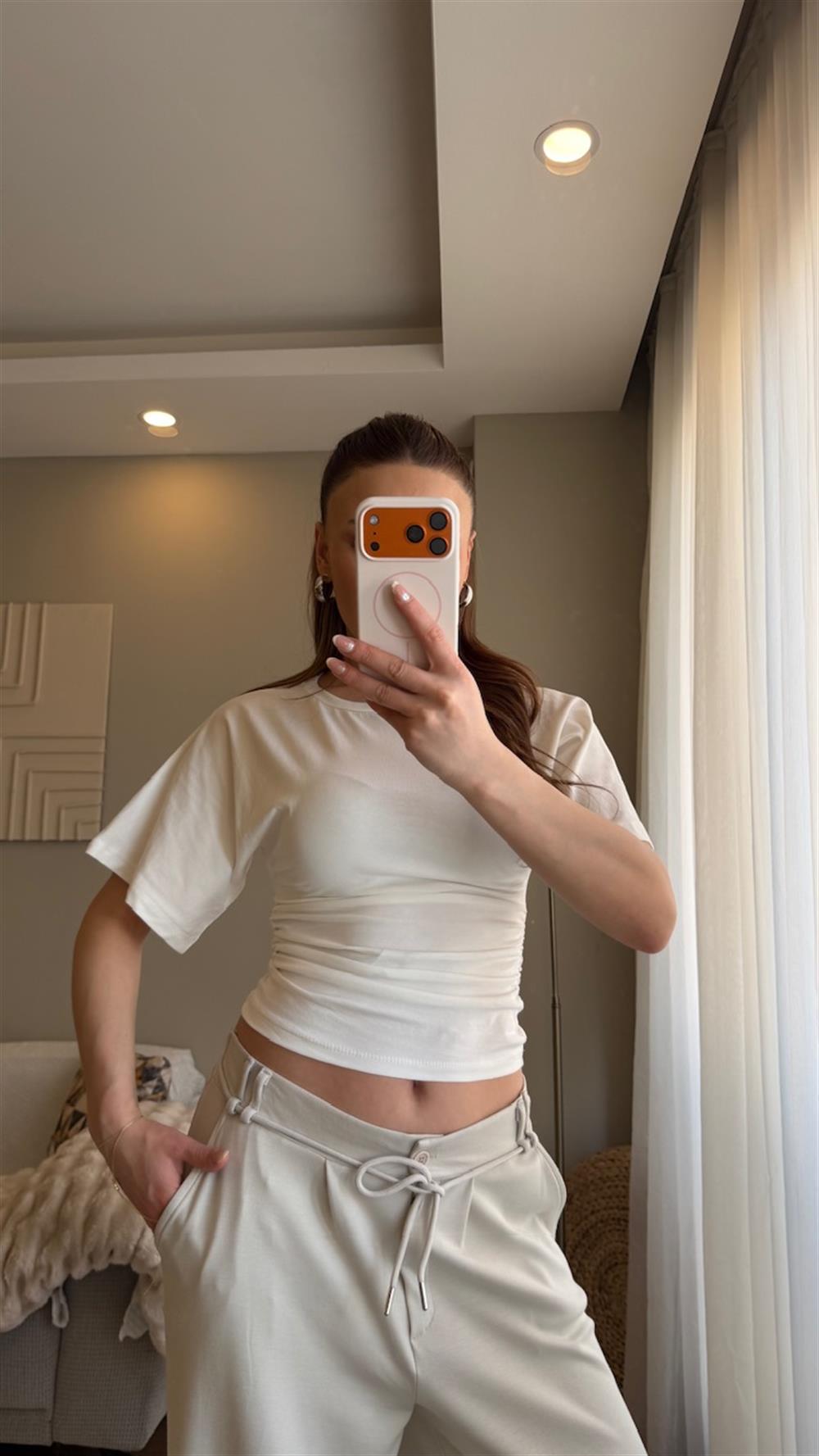 Bel Oturtmalı Bluz Beyaz