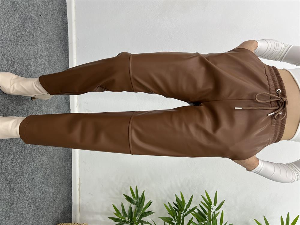 Beli̇ Lasti̇kli̇ Kahve Deri̇ Pantolon