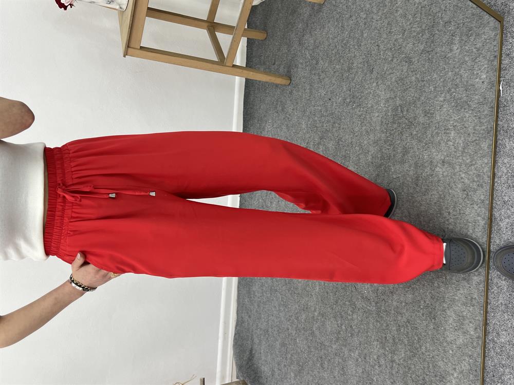 Beli̇ Lasti̇kli̇ Bol Paça Pantolon Kirmizi