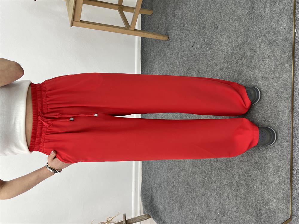 Beli̇ Lasti̇kli̇ Bol Paça Pantolon Kirmizi