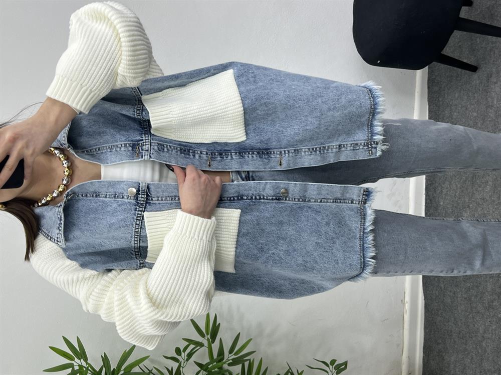 Beyaz Örme Cepli̇ Püsküllü Jean Hirka