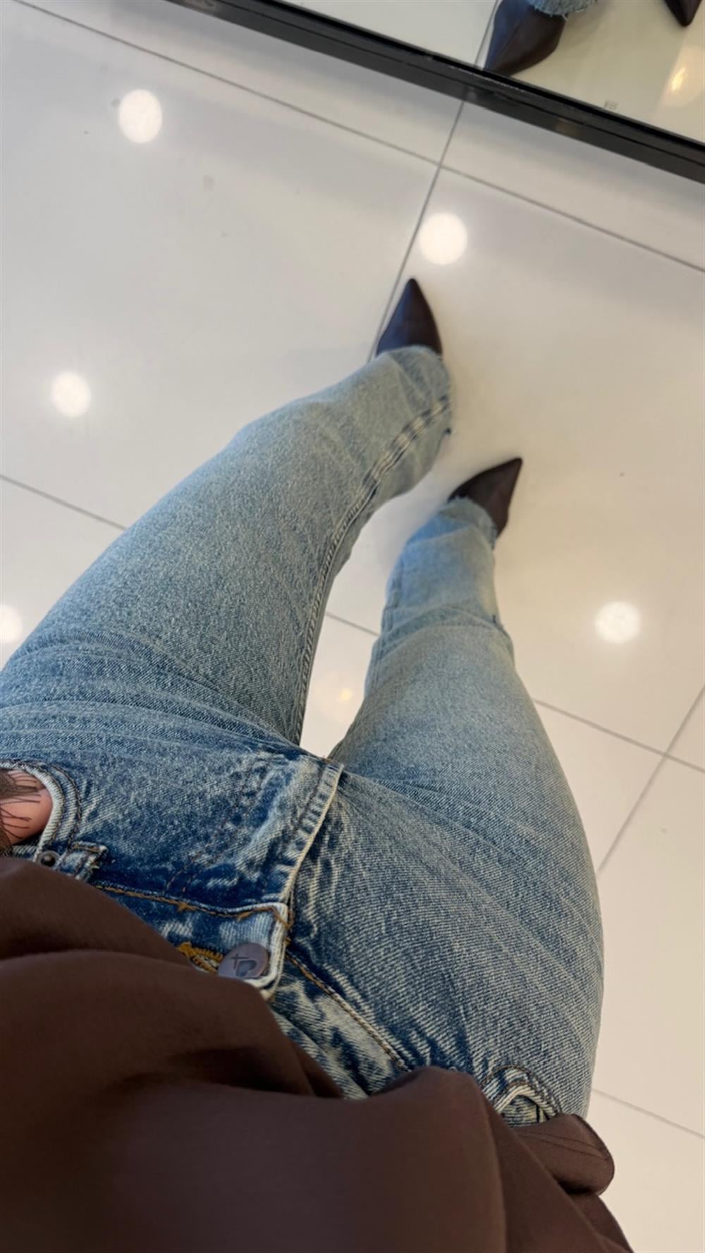 BOL PAÇA TAŞLANMIŞ TİNTLİ  MAVİ JEAN 