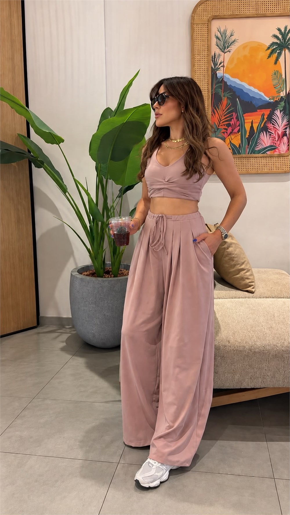 Büzgülü Crop Top ve Bol Paça Pantolon Takımı