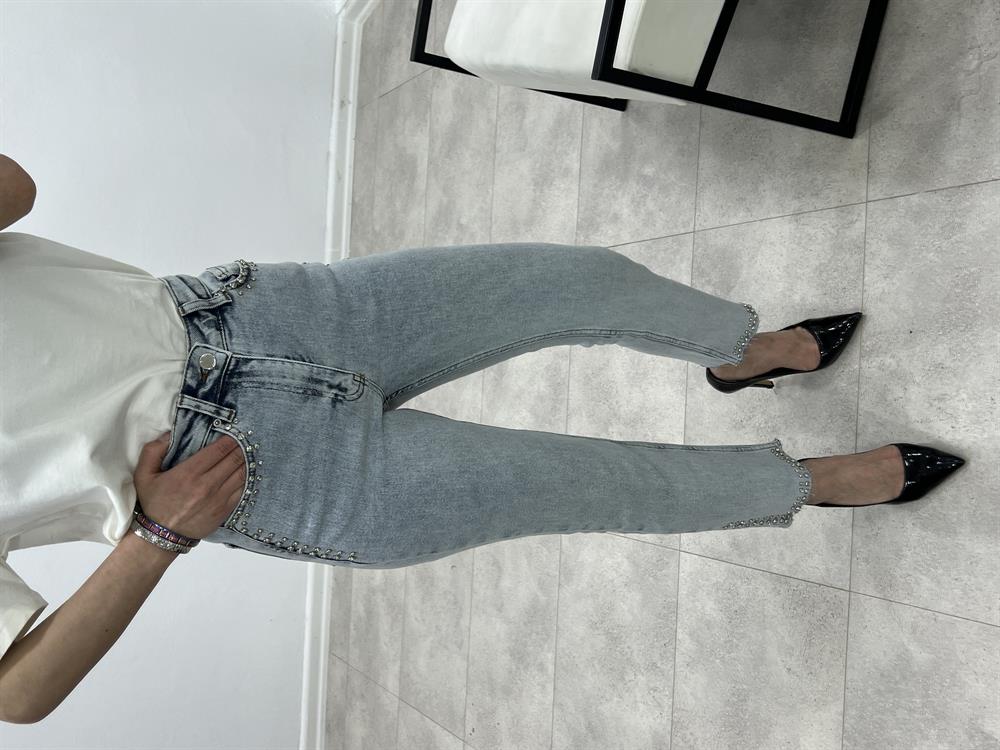 Cepleri̇ Taş Detali Buz Mavi̇ Jean