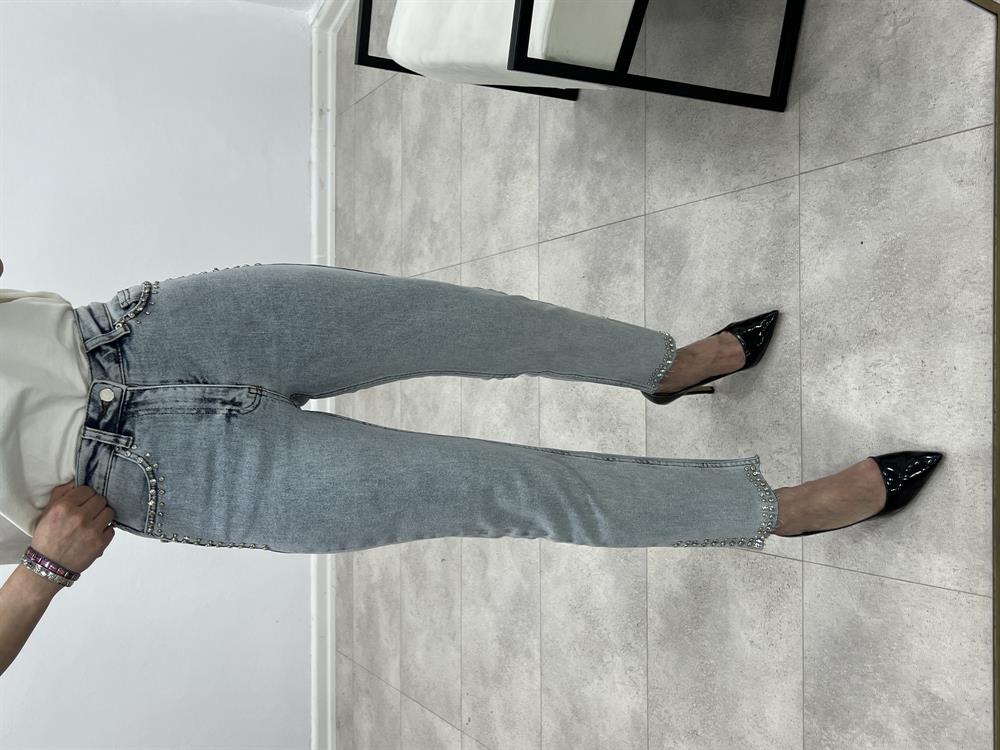 Cepleri̇ Taş Detali Buz Mavi̇ Jean