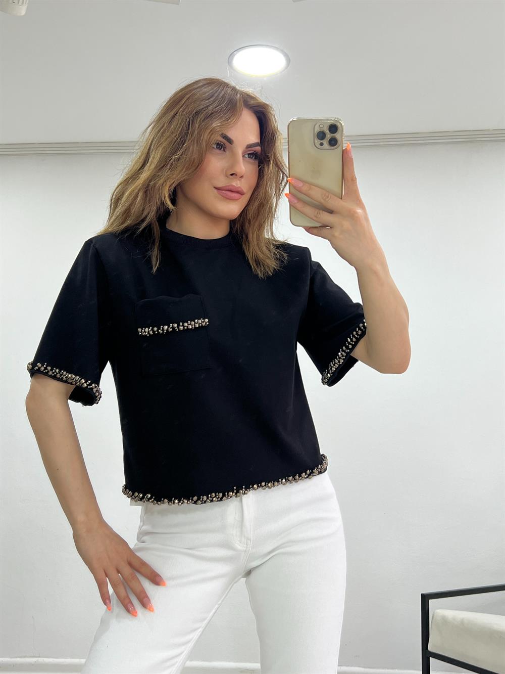 Cepleri̇ Ve Önü Taş Detayli Tshi̇rt