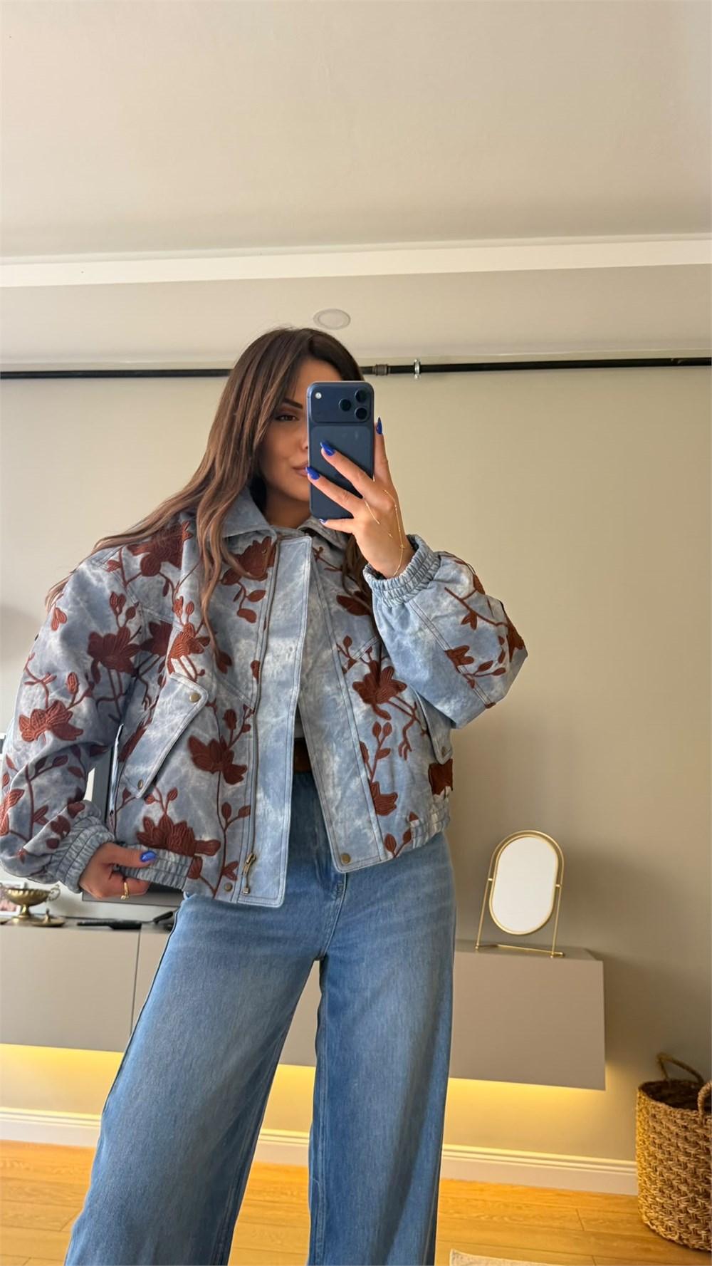 Çiçek İşlemeli Kürk Yakalı Denim Bomber Ceket Mavi