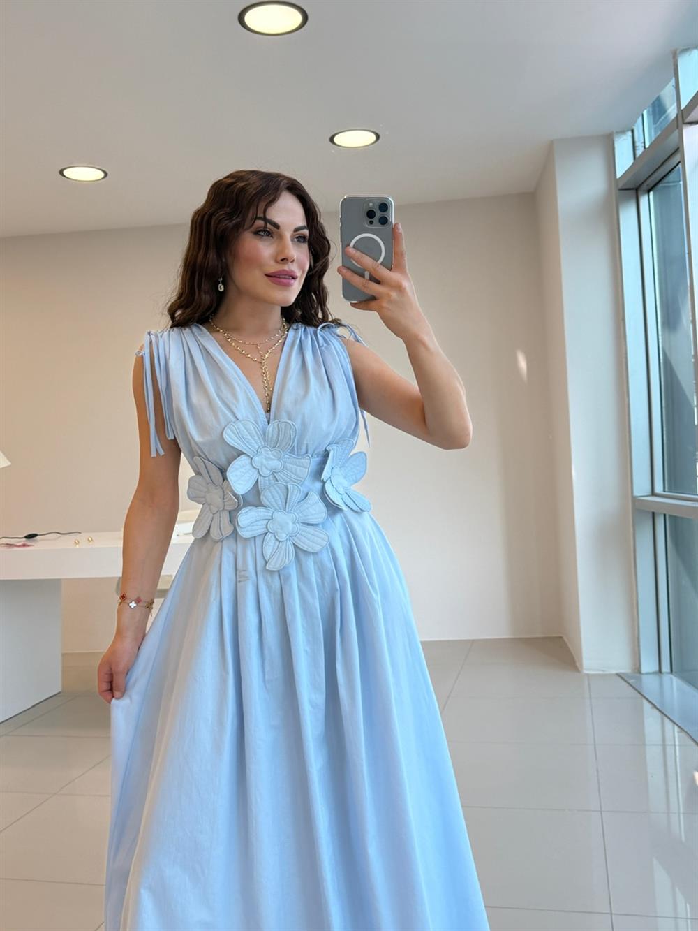 ÇİÇEK İŞLEMELİ TASARIM ELBİSE MAVİ