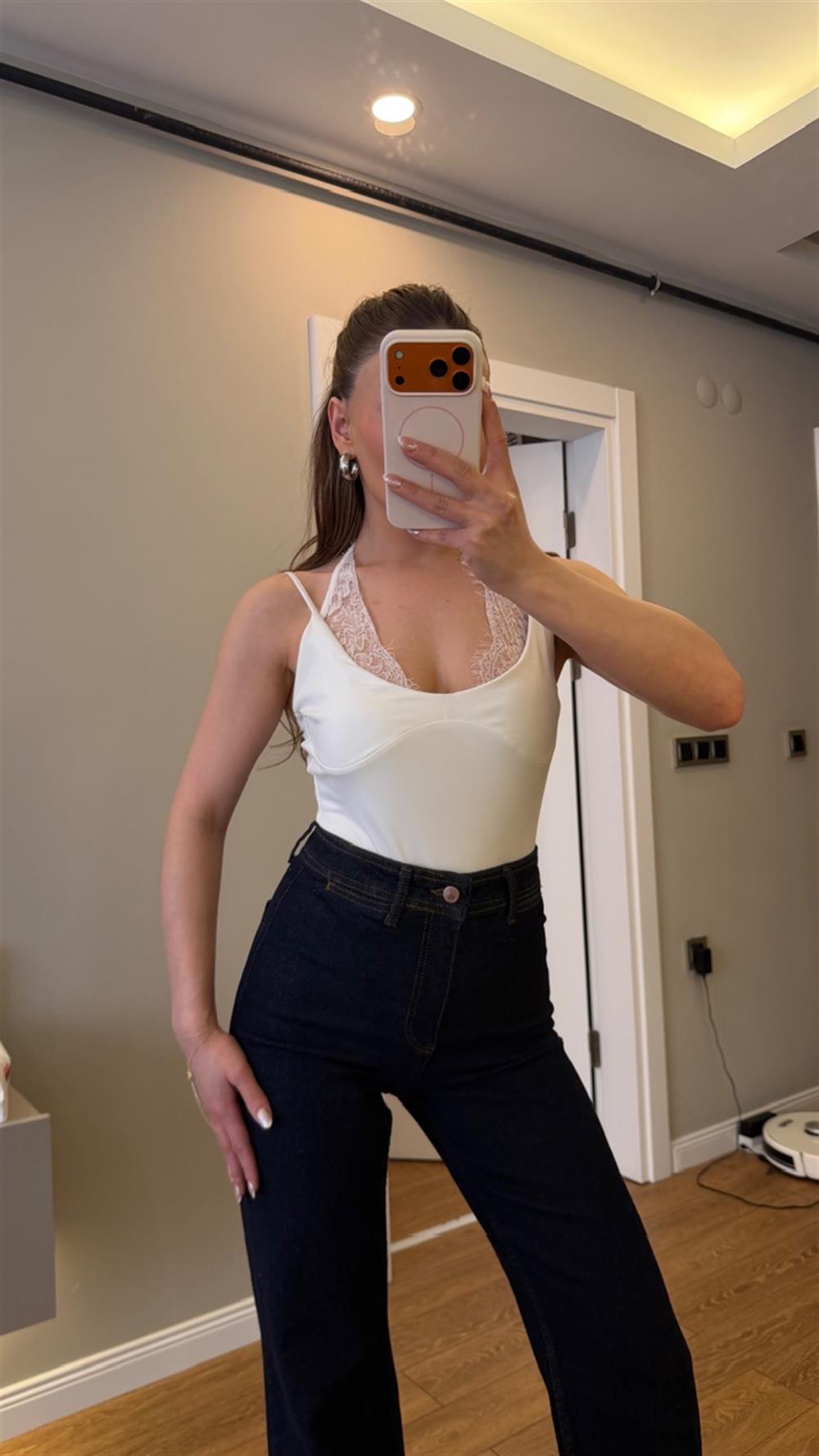 Dantel Detaylı Bluz Beyaz