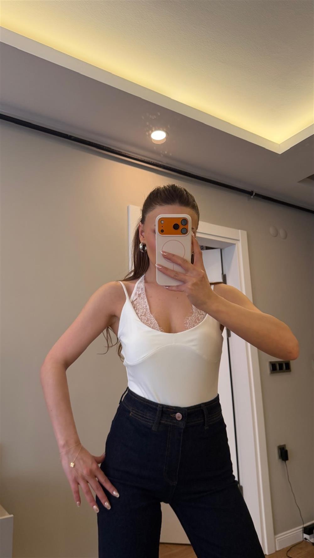 Dantel Detaylı Bluz Beyaz