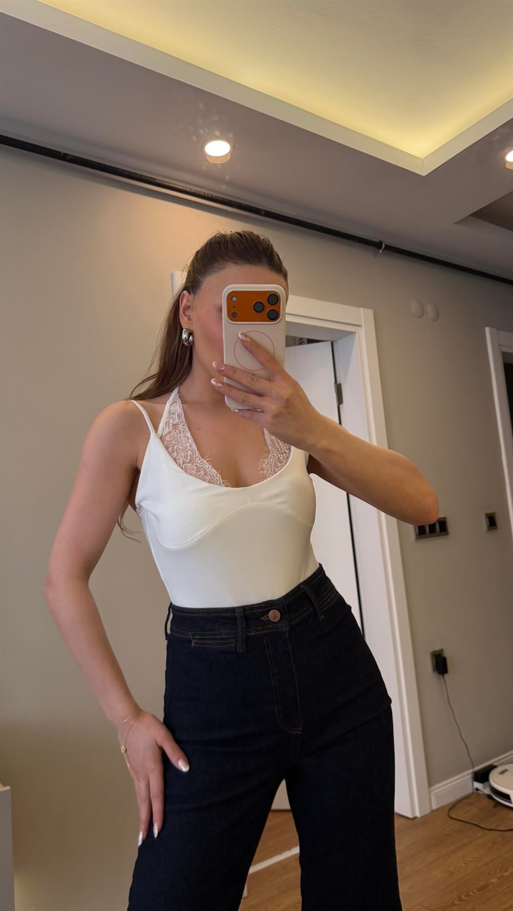 Dantel Detaylı Bluz Beyaz