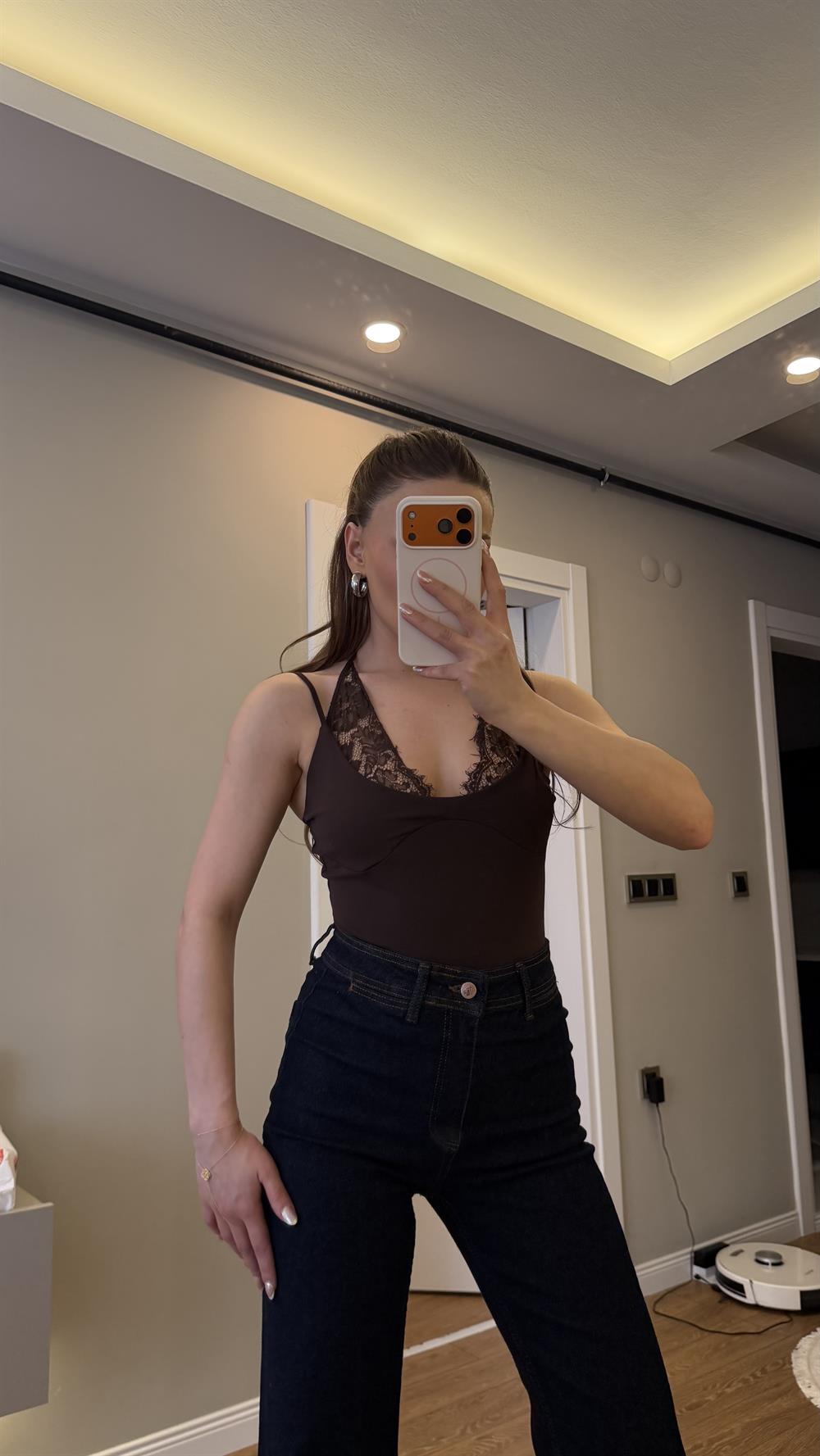 Dantel Detaylı Bluz Kahve