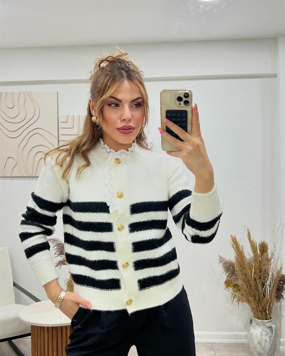 Dantel Detayli Çi̇zgi̇li̇ Hirka