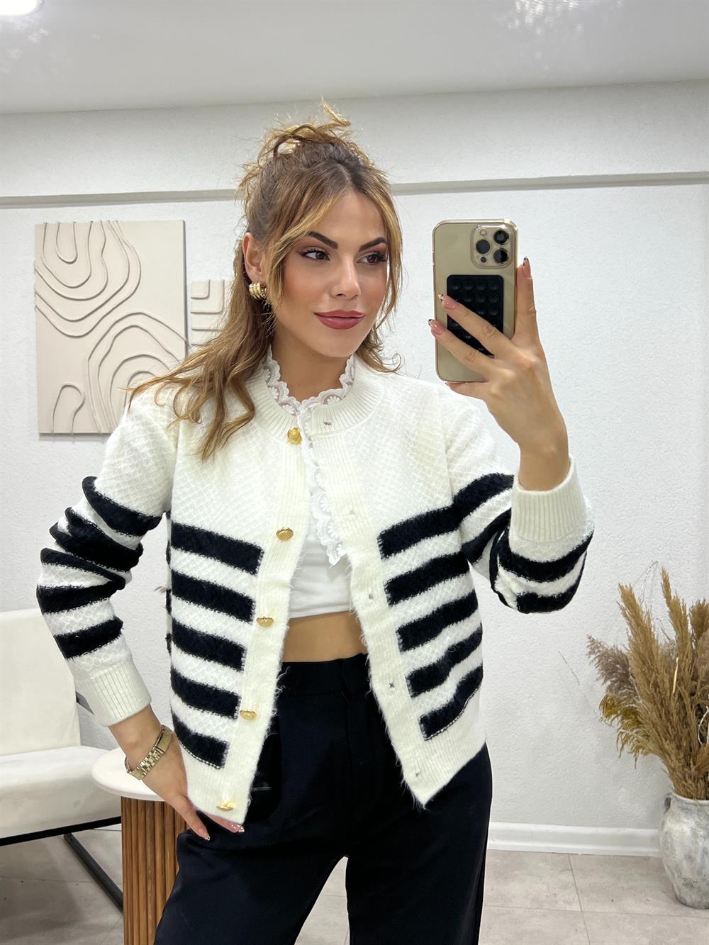 Dantel Detayli Çi̇zgi̇li̇ Hirka