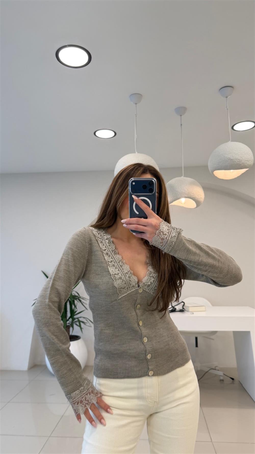 DANTEL DETAYLI HIRKA TRİKO VİZON