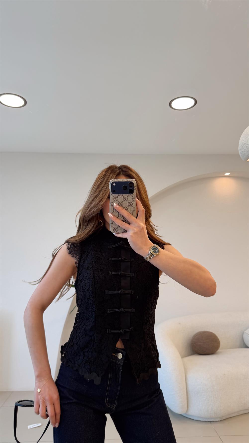 DANTELLİ TASARIM BLUZ SİYAH