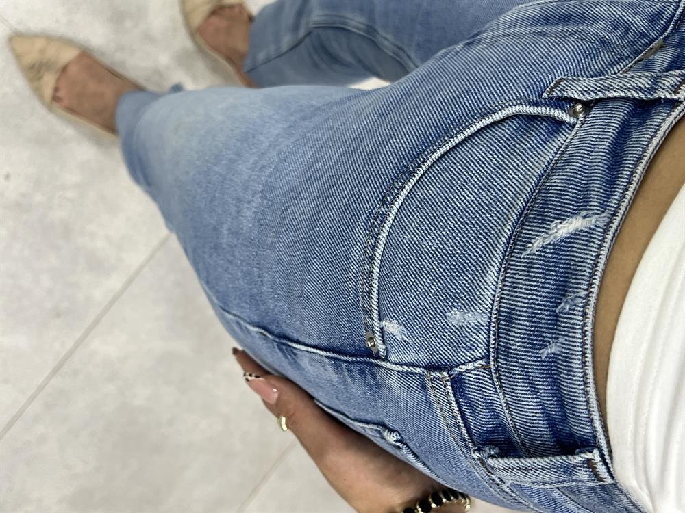 Deni̇m Mavi̇ Li̇krali Mom Jean