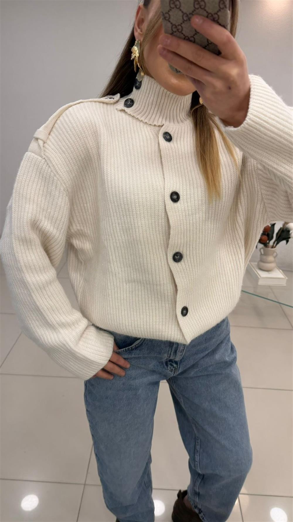 DÜĞME DETAYLI HIRKA KAZAK EKRU