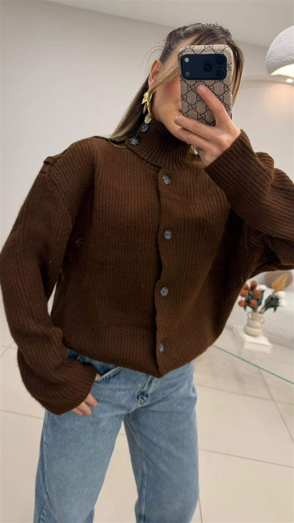 DÜĞME DETAYLI HIRKA KAZAK KAHVE