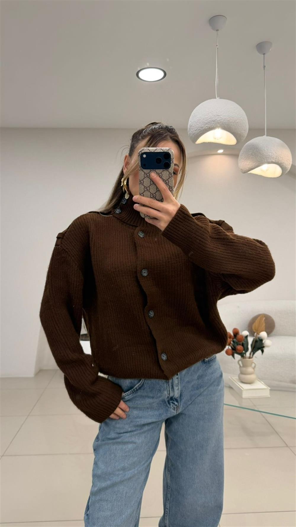 DÜĞME DETAYLI HIRKA KAZAK KAHVE