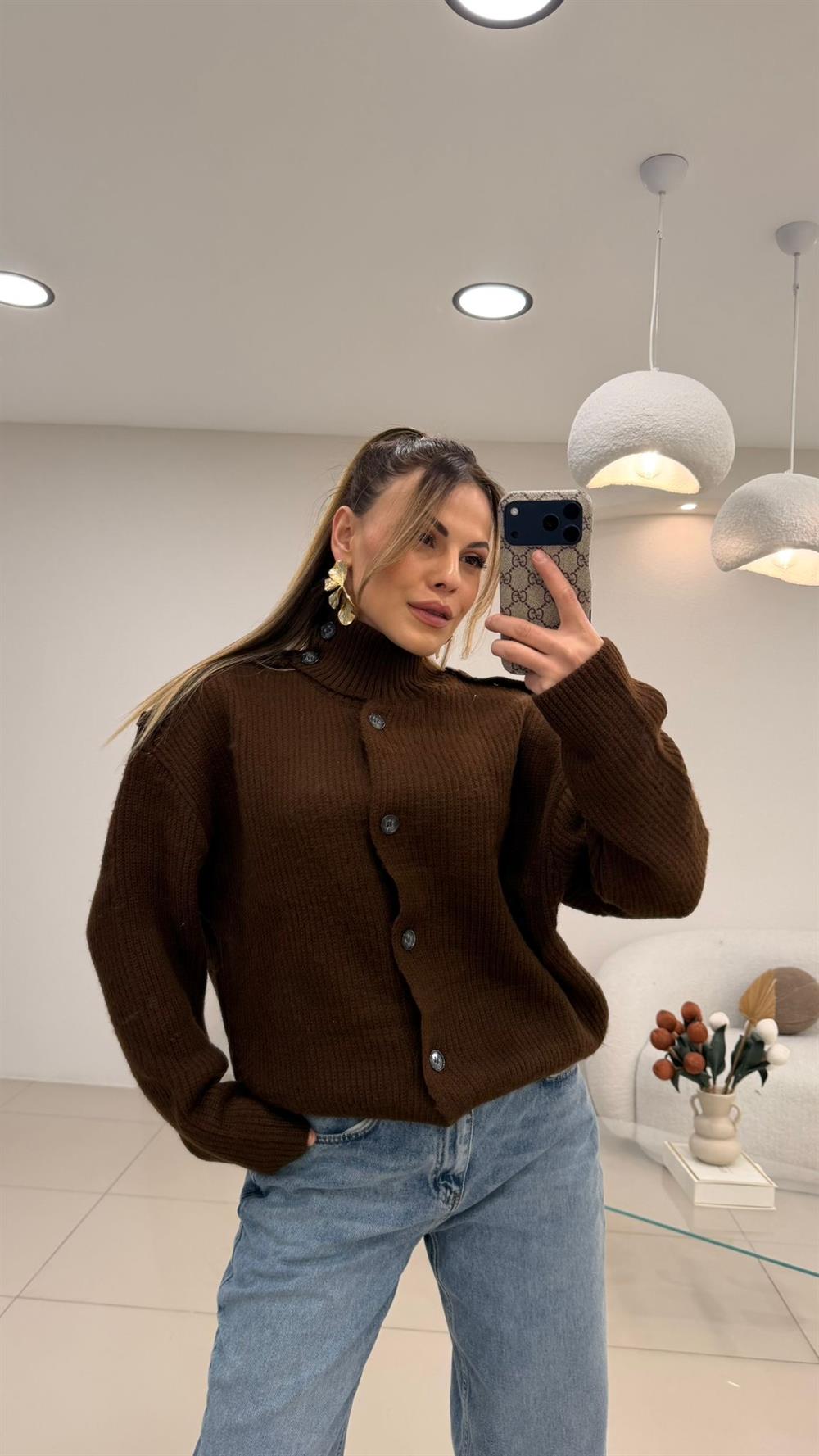 DÜĞME DETAYLI HIRKA KAZAK KAHVE