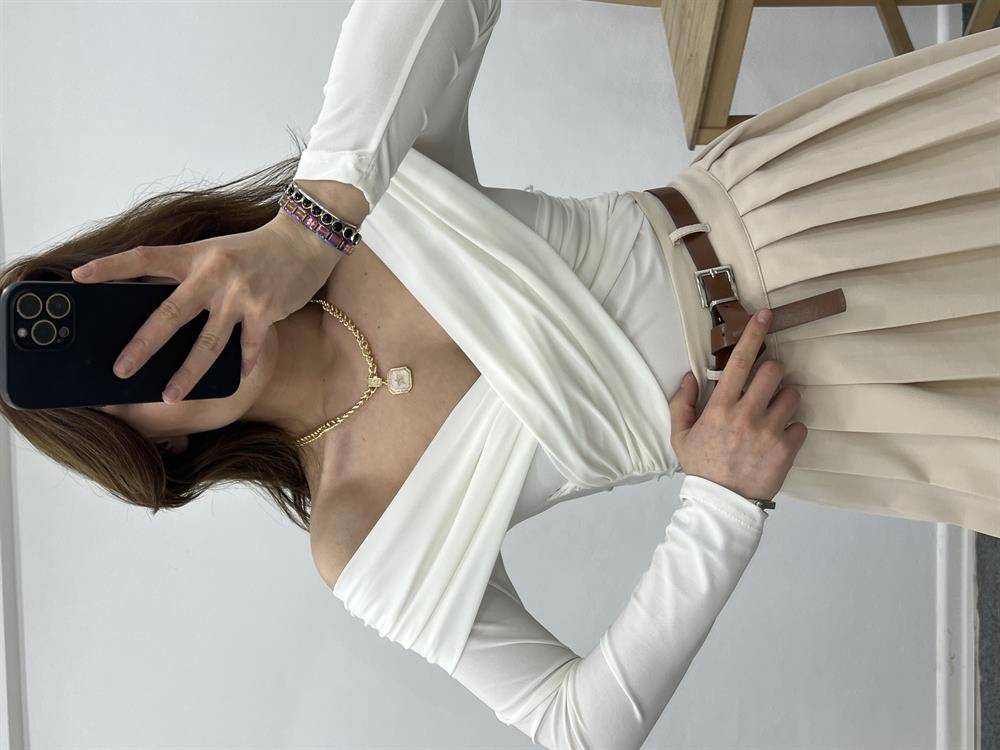 Ekru Degaje Yaka Drape Detaylu Bluz